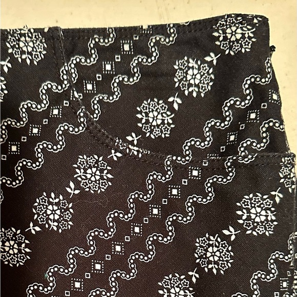 Ann Taylor Loft petite size 4 P Chevron print mini skirt - Picture 6 of 10